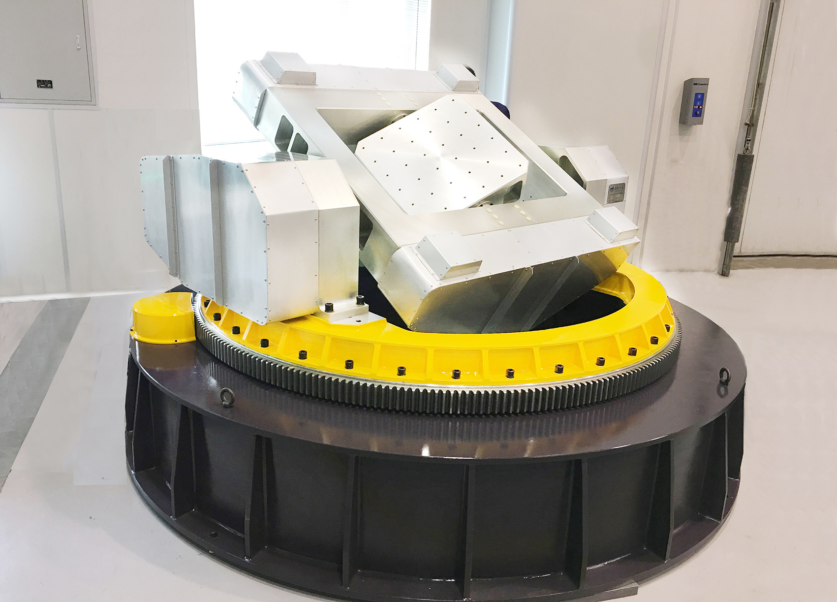 13.高精度三軸轉(zhuǎn)臺 副本.jpg